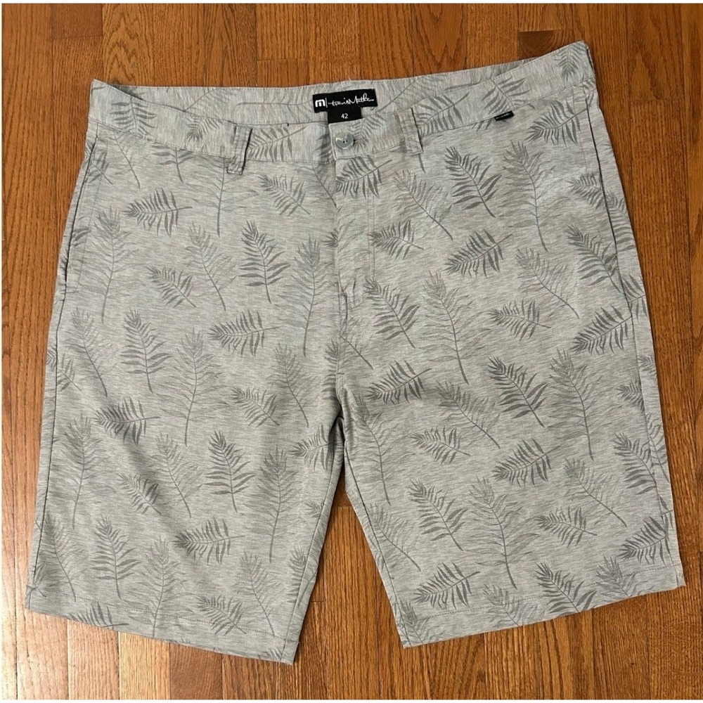 TravisMathew Mens 42 Golf Shorts Grey Palm Leaf Tropical Print Performance